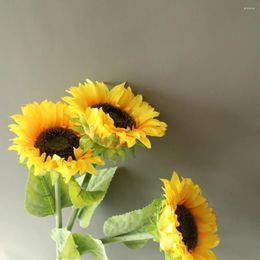 Decorative Flowers Simulation Sunflower Chrysanthemum Artificial Silk Daisy Flower Bouquet Home Decorations Wedding Decorate