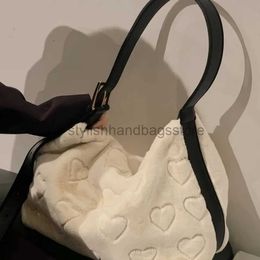 Shoulder Bags Heart Plush Handbag for Women's 2023 New Large Capacity Casual Cross Body Bag for Women's Retro Handbagstylishhandbagsstore