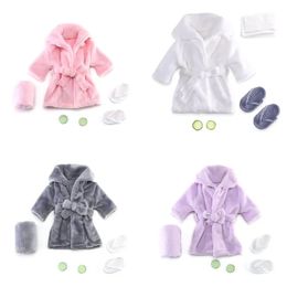 Towels Robes Baby Pography Props Baby Hooded Robe With Belt Bathrobes Bath Towel Cucumber slipper Set Creative Po Outfit for 0-3 Moths 231024
