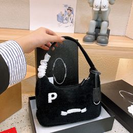 P Letter Shoulder Bags Women Winter Plush Hobo Tote Bag Womens Underarm Designer Bag Purses Handbag Luxury Totes