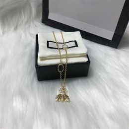 Ladies Bee Letter Diamond Pendant Necklace with Box Party Festival Fashion Gift Jewellery Charm Exquisite Trendy Bling Chain220i