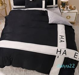 designers Fashion bedding sets pillow comforters setvelvet duvet cover bed sheet comfortable king Quilt size