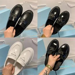 Designer Shoes Men Women Casual Triangle Black Leather Shoes Platform Sneakers Classic Patent Matte Loafers Trainers 35-41 no box