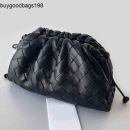 BottegassVenetas Bags Pouch Luxurys Shoulder Bag Black Brand Women Crossbody Fashion Womens Clutch Lady Purse Genuine Leather Have Logo