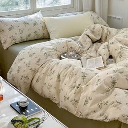 Bedding sets Luxury Bed Sheets Set Duvet Cover 140x200 Bedclothes Couple Double Sheet Bedspread Comfort Sets 231025