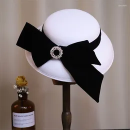 Berets Large Wedding Hat White DeepFedora Cap Bowknot Bucket Vintage British Formal Cocktail Party Headpiece