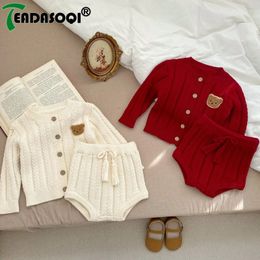 Clothing Sets Autumn born Baby Boys Girls Knitted Top Jacket Sweater Shorts Full Sleeve Bear Red for Infant Kids 03Y 231025