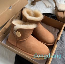 Boots Designer Snow Women Boot Tasman Bailey Chestnut Winter Buckle Fur Half Knee Short Lady Sheepskin and Wool Integrated Glies Hair Slipper