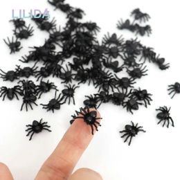 Christmas Decorations 3050100pcs Horror Mini Spider Haunted House Spider Web Decoration Supplies Simulation Tricky Toy Kids Home Halloween Decorate 231025
