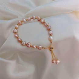 Korean Style Simulation Pearl Bracelet For Woman Luxury Zircon Bee Pendant Jewelry Gifts Charm Bracelets322o