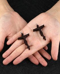 Pendant Necklaces Cottvo2Pcs Carved Crucifix Jesus Christ Cross Pendants Natural Wood Christian Believers Ornaments DIY Jewellery