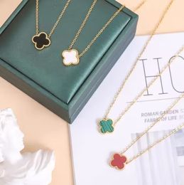 2023 Gold Plated Clover Necklaces Designer Flowers Four-leaf Clover Fashional Pendant Necklace Wedding Party Jewelry