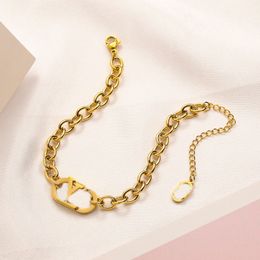 Luxury Design Bangles Brand Letter Bracelet Chain Famous Women 18K Gold Plated Metal Wristband Link Chain Couple Gifts Jewerlry Accessories