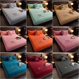 Bedding Sets LEVIVEI Thicken Velvet Bed Cover Elastic Sheets Set Mattress Soft Queen King Solid Color 90150x200 for 231026