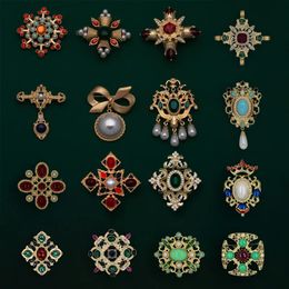 Pins Brooches Baroque Vintage Gold Colour Crystal Pearls Pin Brooches Gem Hollow Geometric Rectangle Brooch Collar for Women Jewellery 231025