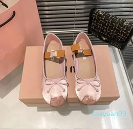 2023 Fashion Luxury designer Dress Women Pink ballet Women's bow French Satin flat shoes Mary Jane flat shoes