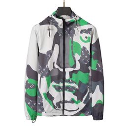 Designer hooded jacket Men's and women's fashionable windproof autumn and winter sportswear jacket Zipper jacket