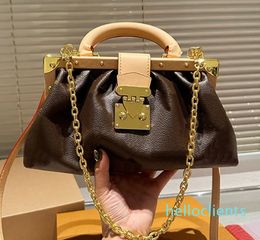 Leather Handbag Large Capacity Tote Bag Cloud Bag Metal BuckleEquipped With Shoulder Strap Chain Crossbody Amber Dual Handle Advanced Retro Feel