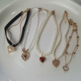 Chokers Kpop Vintage Amor Coração Pingente Gargantilha Colar para Mulheres Zircon Pearl Chain Party Estético Jóias Presente de Natal 231025