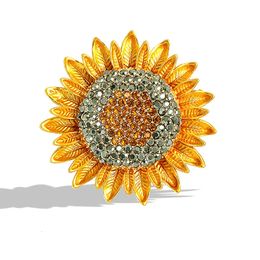 Pins Brooches Luxurious Yellow Rhinestone Sunflower Brooch Plant Flower Brooches Woman Party Accessories 231025