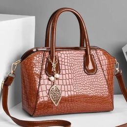 Evening Bags Fashion Light Luxury Handbag Women s Shoulder Shell Bag High Quality Retro Crossbody Pattern Versatile Satchel 231026