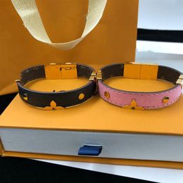 With BOX Designers Flower Charm Bracelets Quality Leather Women Men Gold Bracelet Pink Black Clors Letter Brand Bracelets Jewelry233Z