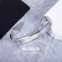 Charm Bracelets Designer Star style diamond grid C-shaped inverted triangle full set letter opening bracelet with simple and versatile design 88BS