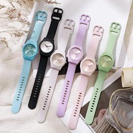 Wristwatches Brand Silicone Strap Quartz Watch For Women Casual Fashion Luxury Ladies Wristwatch Clock Watches