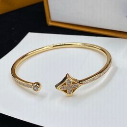 Europe America Bracelets Fashion Style Men Lady Women Titanium steel Engraved V Flower Micro Inlays Crystal Bangle Bracelet Couple Gifts Designer Jewelry