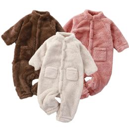 Rompers Soft Plush Winter Baby Jumpsuit for Boy Girl Warm born Romper Solid Color Toddler Clothes Infant Onesie Kids Homewear 231025