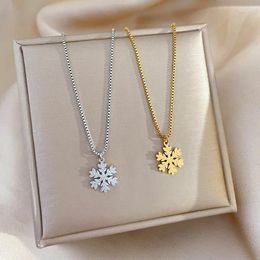 Pendant Necklaces Snowflake Necklace For Women Fashion Jewelry Y2K Accessories Choker Golden Clavicle Chain Christmas Party Birthday Gift