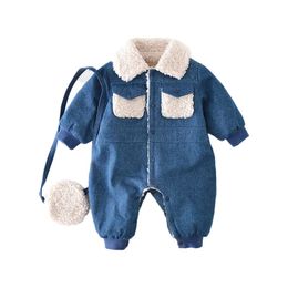 Rompers Winter Baby Clothes Lamb Wool Denim Kids Jumpsuit for Boys Girls Patchwork Long-Sleeved Toddler Infant Romper with Bags 231025