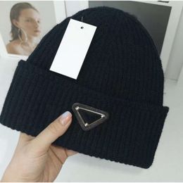 Luxury Knitted Hat Designer Beanie Cap Mens Fitted Hats Unisex Cashmere Letters Casual Skull Caps Outdoor Fashion High Quality 15 Colors27