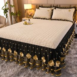 Bed Skirt Luxury Beige Crystal Velvet Gold Flower Lace Ruffles Quilted Mattress Cover Bedspread Sheet Pillowcase Bedding Set 231026