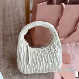 Designer bag Luxury handbag Crossbody Womens warm and sweet full of latest fashion shoulder bag