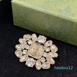 Luxury Crystal Brooches Rhinestone Designer Pins Diamond Dress Coat Brooch Ladies Rhinestone Pin Jewellery