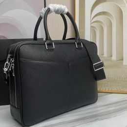 Briefcases 2023 Men's Computer Leather Bag Double Compartment Large Capacity Business Briefcase Fashion Top Layer Laptop