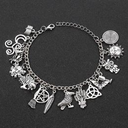 Charm Bracelets Halloween Bracelet Rich Pendantl Star Moon Horror Spider Magic Broom Punk Christmas Women's Jewelry250S