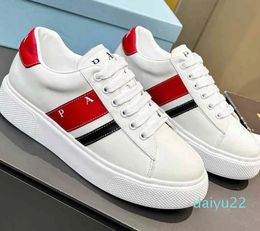 News Shoes Sneakers Fashion Small White Shoes Couple Models Relaunch Elegant and Generous Cowhide Mixed Sheepskin Colorful