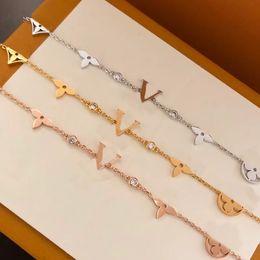 Womens Bracelet Designer Bangles Fashion Letters Flowers Jewellery Luxury Diamonds 18K Gold Plated Bangle Charm Rosegold Bracelets 925 Silver Christmas Presents