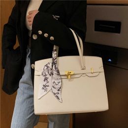 Evening Bags and Westernized Handbag 2023 New Light Luxury designer Scarf 2024 sling one Shoulder Portable Dinner Bag