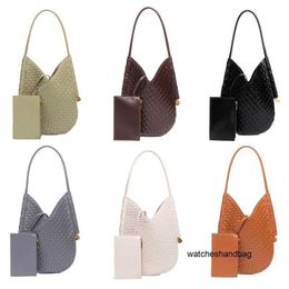 Designer handbag with logo B family's newly created designer style simulates small fragrant style and Korean style celebrities are versatile trendy and lazy