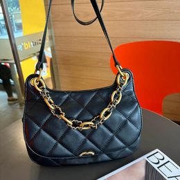 Semi-Round Women Vintage Flap Shoulder Bag Matelasse Chain Leather Quilted Coin Purse Multi Pocket Classic Crossbody Designer Wallet Pochette Suitcase 21 25CM