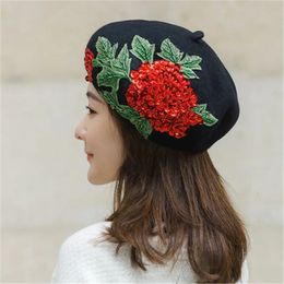 Berets 11-shi drop winter wool felt Red flower green leaves Hand beading beautiful lady beret hat women Leisure painter cap 231027