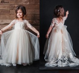 Cute Flower Girl Dresses With Short Sleeves Lace Appliqued Kids First Communion Birthday Formal Gowns Romantic Tulle Skirt Little Girls Party Prom Dress CL2829