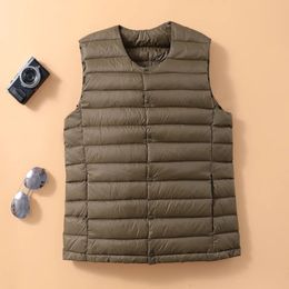 Men's Down Parkas Man Portable White Duck Down Vest Coat Ultra Light Sleeveless Jackets Autumn Winter Fashion Puffer Waistcoat for Men 231026