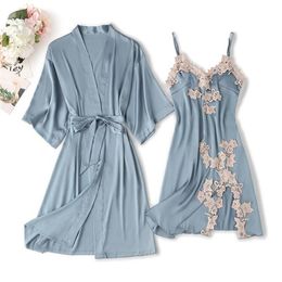 Sexy Applique Wedding Lady Robe Suit Loose Satin Bride Bridesmaid Kimono Bathrobe Gown Mini Sleepwear Rayon Intimate Lingerie Wome281v