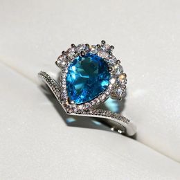 Wedding Rings Exquisite Big Blue Zircon Water Drop Crystal Crown Engagement Ring High Quality Luxury For Women