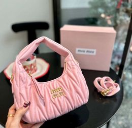 2023 mini handbags Fashion Designer bags wander Clutch Holding Handbar Shoulder Bag Luxury Retro wallet Leather Women Travel handbag