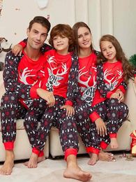 Familjsmatchande kläder God jul vinterpyjamas set gittertryck för förälder barnkläder sömnkläder 231027